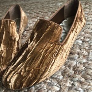 New: Birdies Heron Amber Crushed Velvet Smoking Loafer. Size 8.5